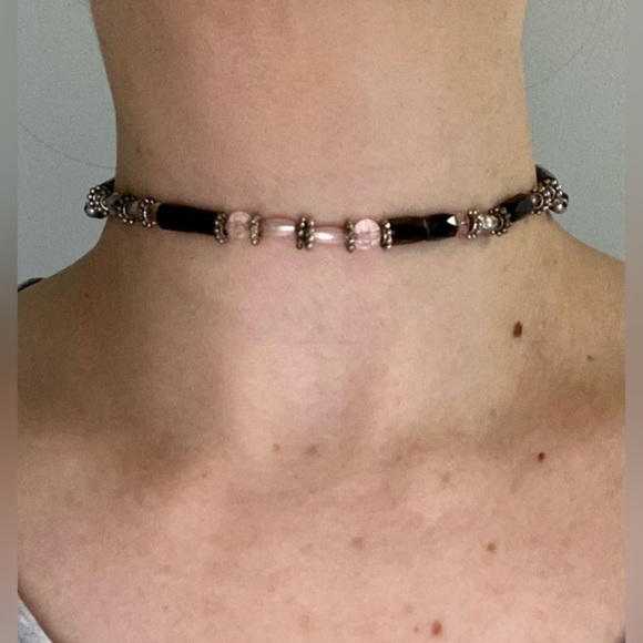 2 for 30$ Women’s 2 in 1 magnetic necklace & bracelet purple shades - Picture 2 of 9